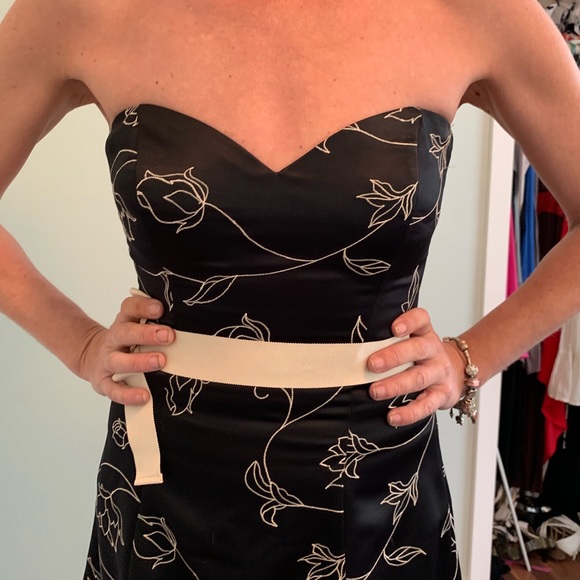 WHBM black floral strapless dress - Picture 4 of 5
